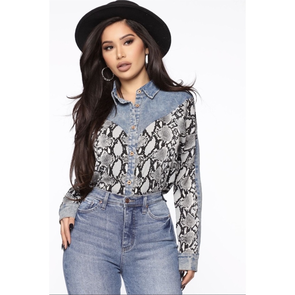 Fashion Nova Denim Snake Print Top